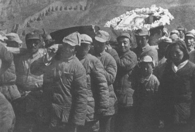 林家三兄弟,俩兄长带着林彪闹革命,大哥林育英逝世后毛主席抬棺